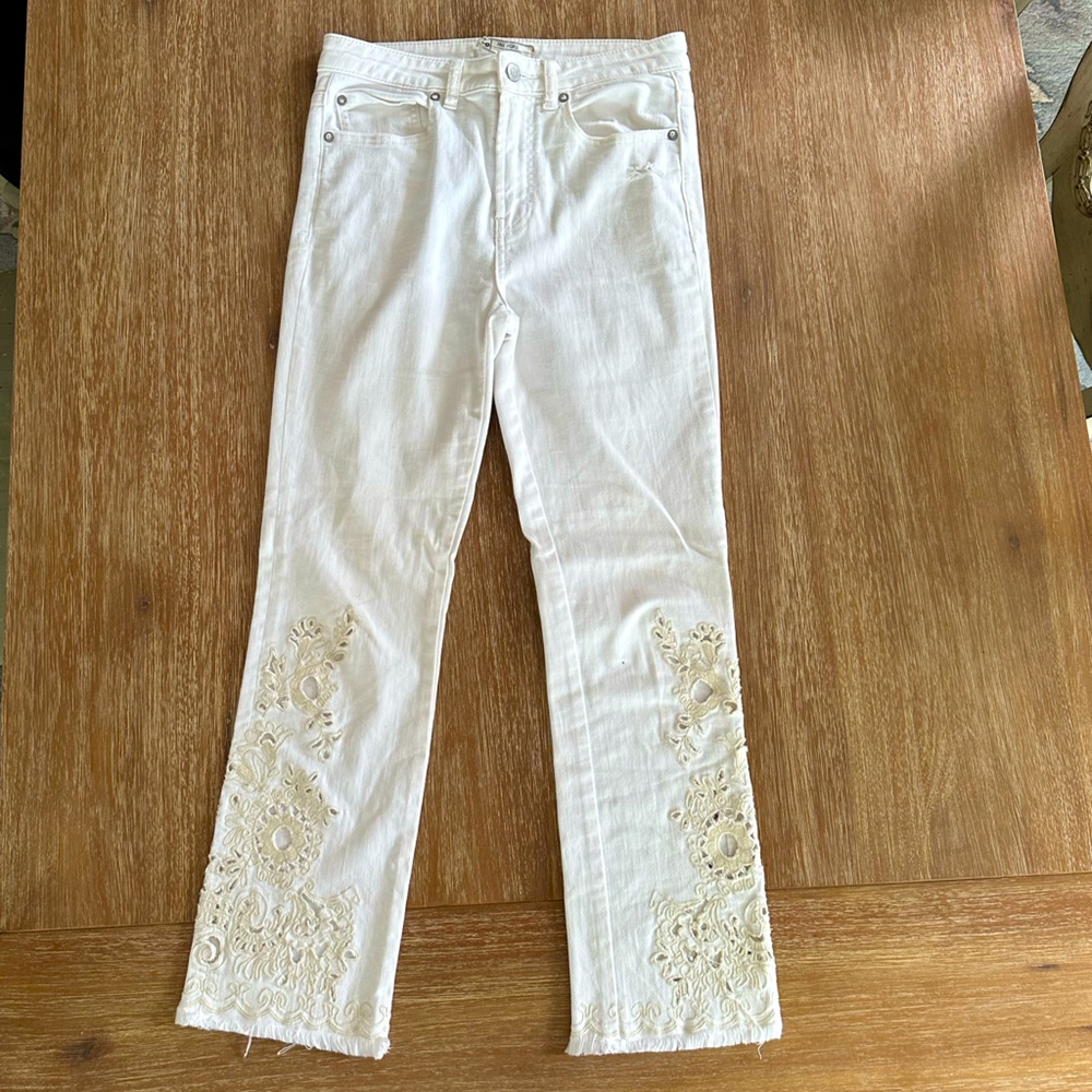 Free People White Embroidered Ankle Length Jeans
